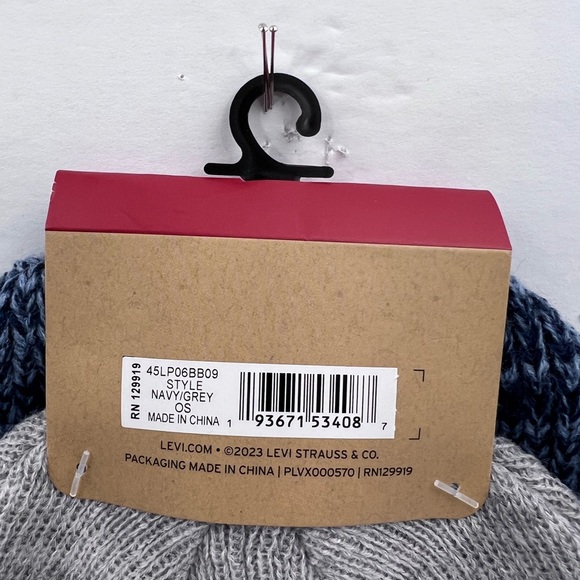 LEVI’S, BEANIE SET,2 WARM BEANIES,NAVY BLUE W/PATTERN & GREY,100%ACRYLIC, UNUSEX - Picture 11 of 16